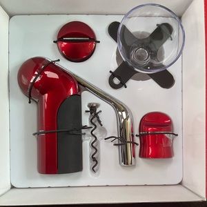Houdini Red 5 Piece Wine Bottle Corkscrew and Aerator Set NWOT